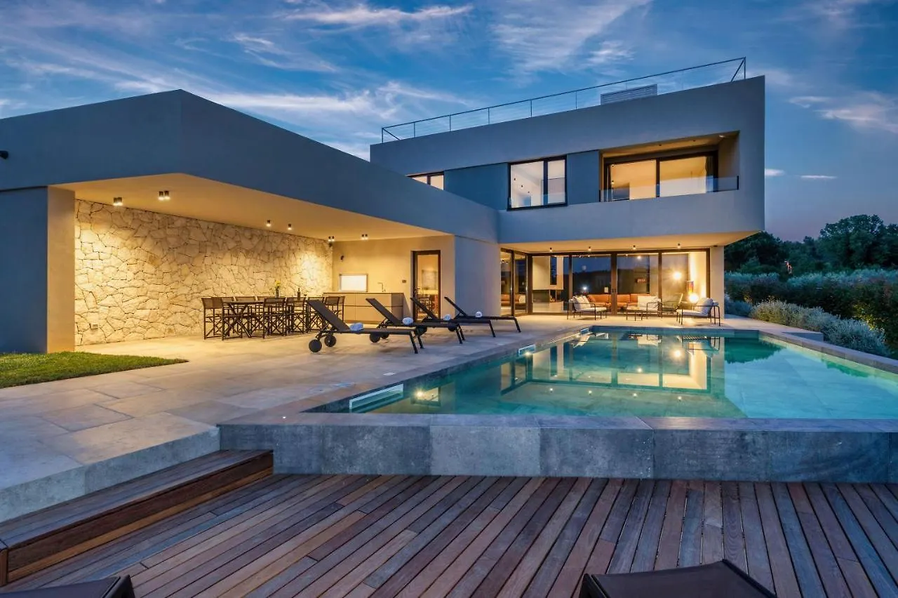 Luxury Beachside Villa With A Pool And A Sea View Banjole
