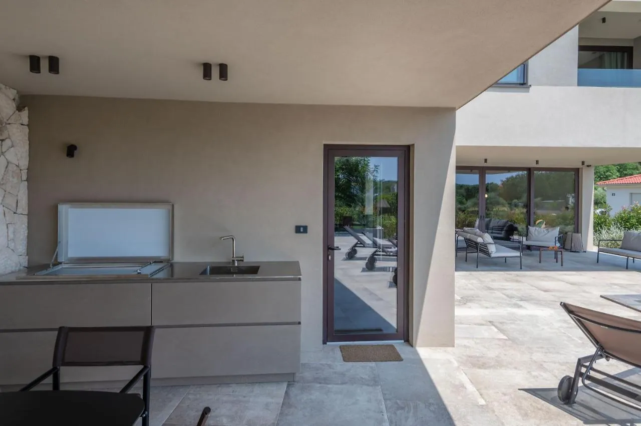 Luxury Beachside Villa With A Pool And A Sea View Banjole
