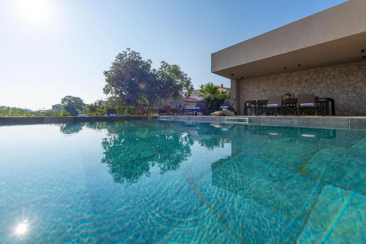 Luxury Beachside Villa With A Pool And A Sea View Banjole