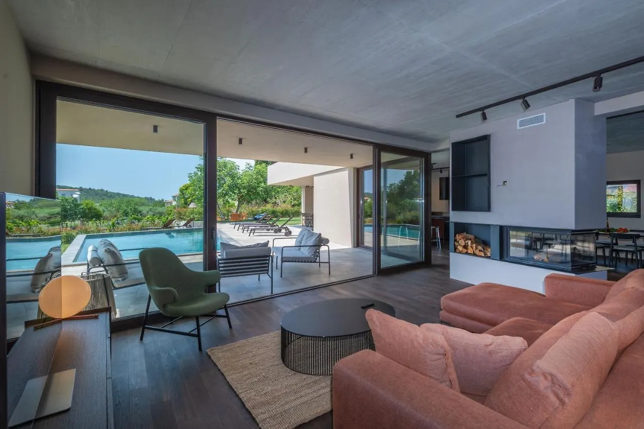 Luxury Beachside Villa With A Pool And A Sea View Banjole