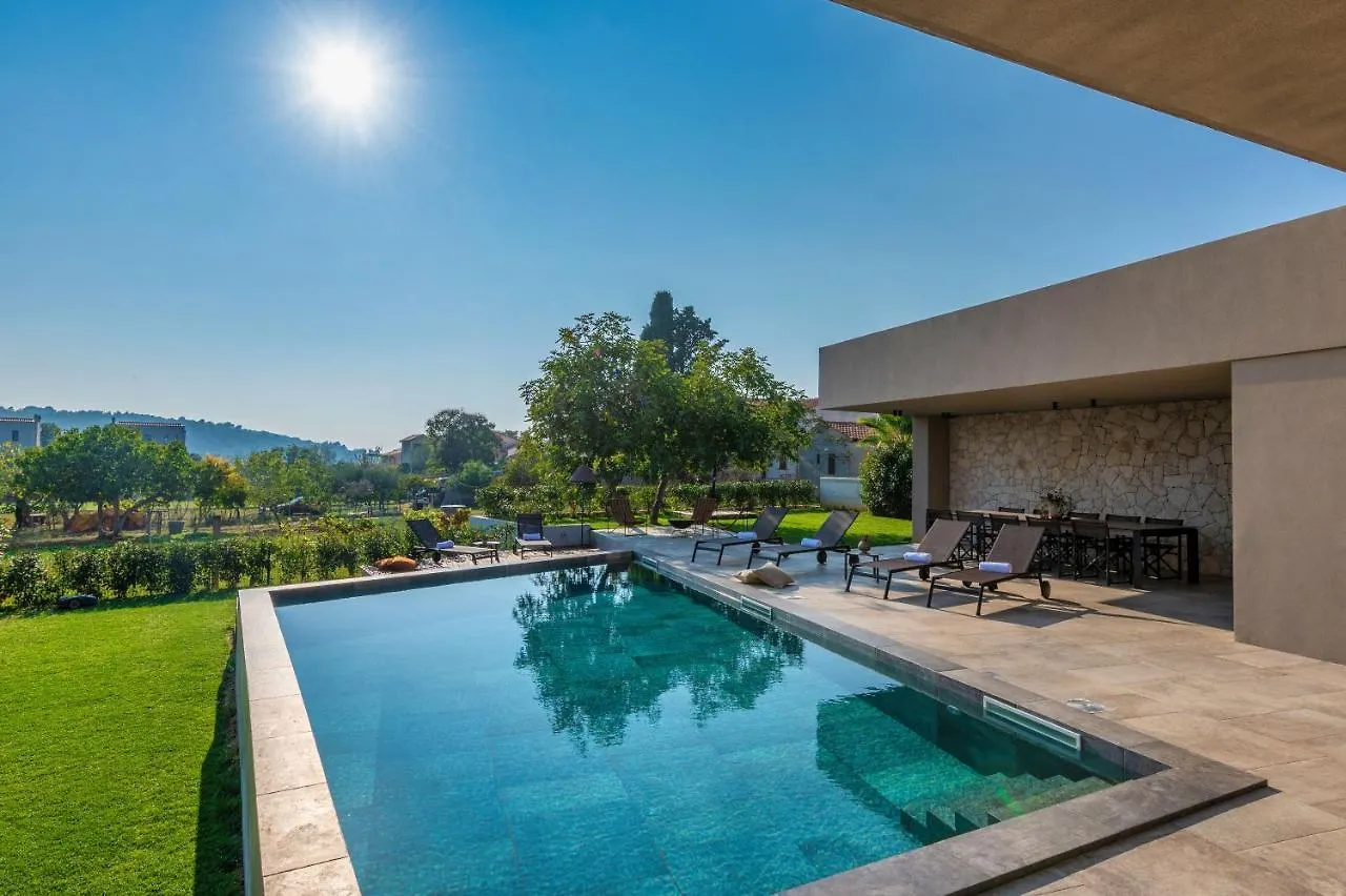 Luxury Beachside Villa With A Pool And A Sea View Banjole Croatia