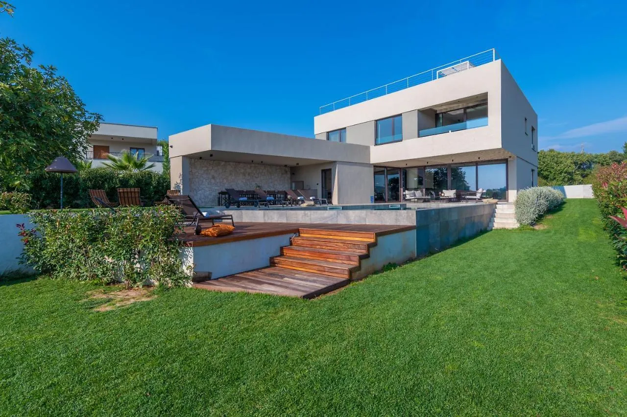 Luxury Beachside Villa With A Pool And A Sea View Banjole Croatia