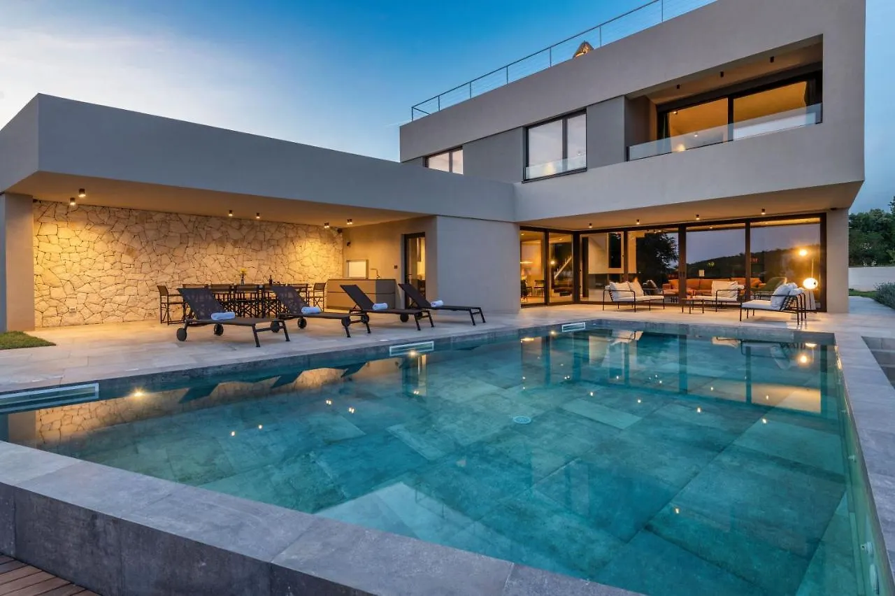 Luxury Beachside Villa With A Pool And A Sea View Banjole Croatia