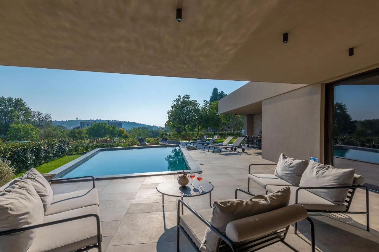 Luxury Beachside Villa With A Pool And A Sea View Banjole