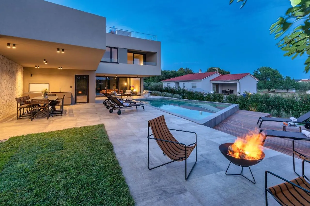 Luxury Beachside Villa With A Pool And A Sea View Banjole 0*,