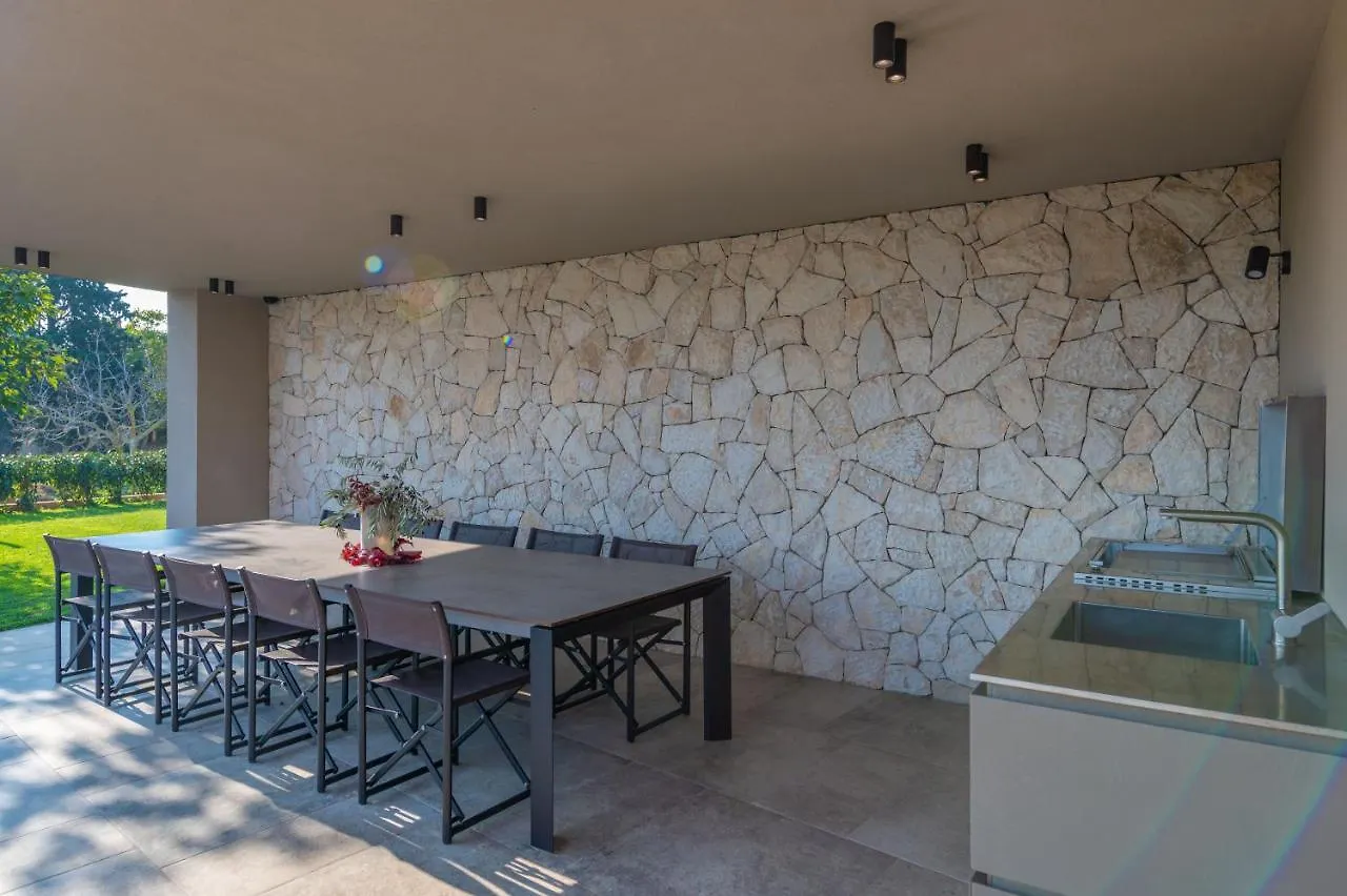 Luxury Beachside Villa With A Pool And A Sea View Banjole Croatia